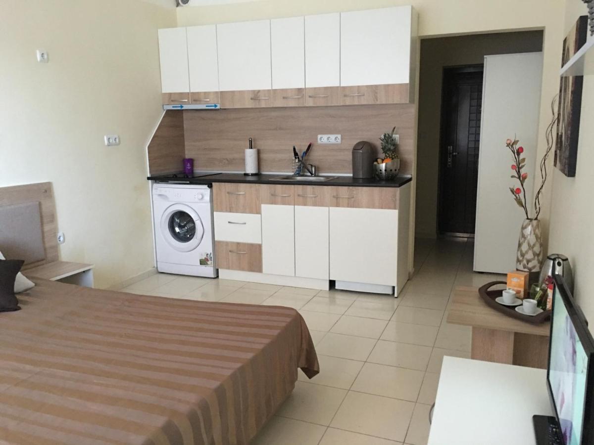 Apart Hotel Salt Lake Поморие Екстериор снимка