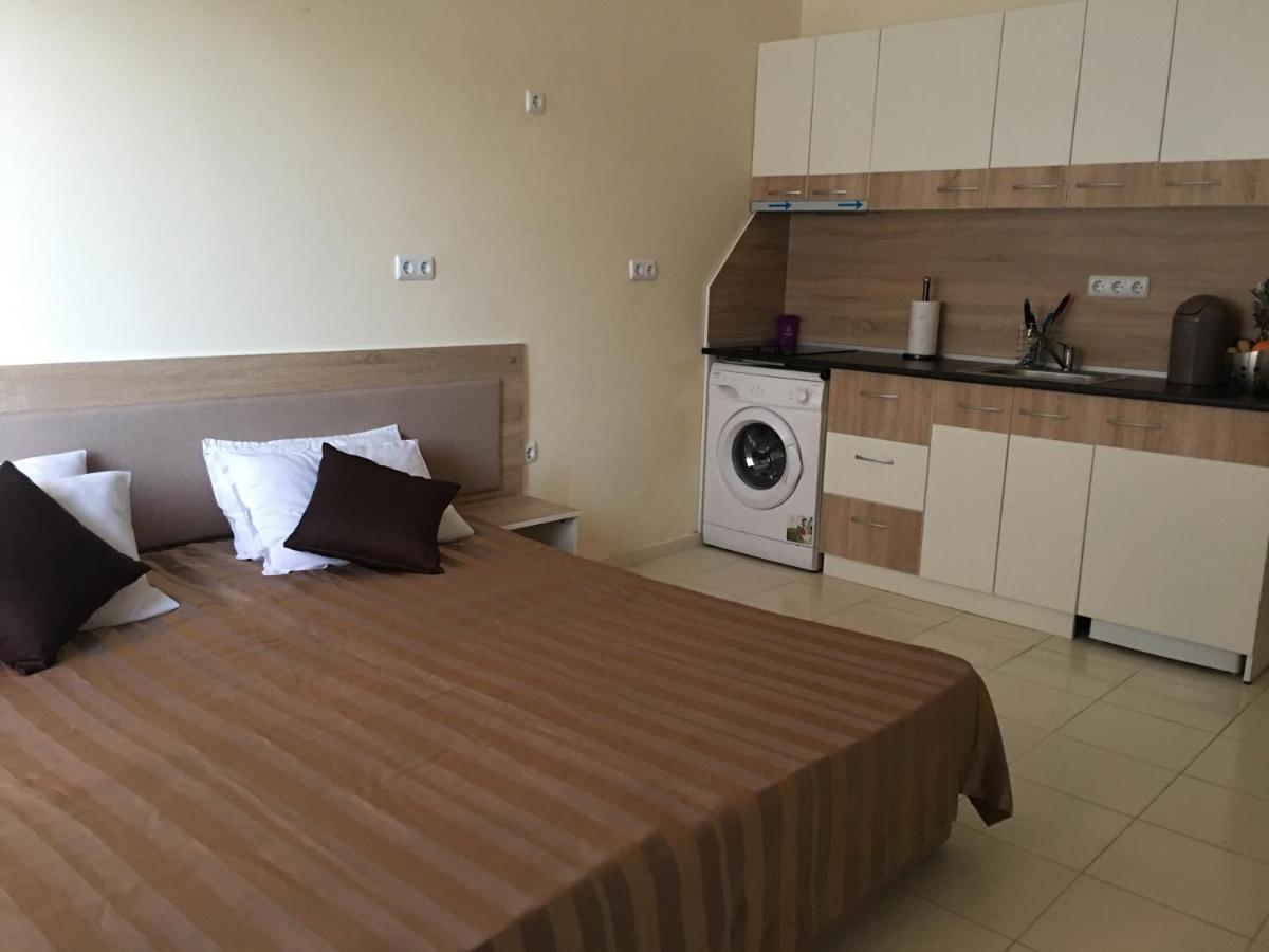 Apart Hotel Salt Lake Поморие Екстериор снимка